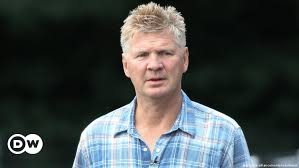 Den aktuellen kader sieht er schwächer als in der abgelaufenen saison. Former Germany Star Effenberg Takes Over At Paderborn Sports German Football And Major International Sports News Dw 13 10 2015