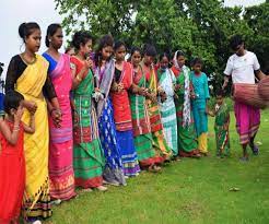 लोयोला स्कूल के लड़के जबरजस्त नाच के साथ Rtpwufiftaz4gm