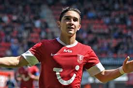 Lt vintage ¿pellegrini revertirá la tendencia?: Fm 2014 Player Profile Felipe Gutierrez Football Manager Stories