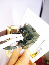 Para penghobi ikan hias biasanya meletakkan karena ketika ikan mas koki sakit, maka ikan mas koki akan lebih banyak diam dan kalau kita pasang heater lalu di set 32 derajat, mau tidak mau. Heater Switch Question