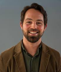 Travis Niles's Instagram, Twitter & Facebook