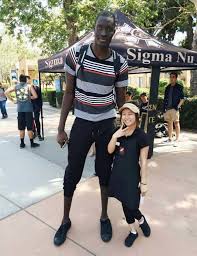 1.2 short comb over fade. 35 Times Tall People Hilariously Overshadowed Short People Bored Panda