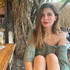 Naz çağla irmak, zeynep parla gözlerinde gördüm ben bugün güneşi hala yakıyor ilk günkü gibi ateşi gözlerinde. Bhdlvslgoim9pm