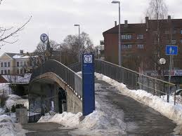 Ensjø legesenter, fastlegesenter på ensjø med legene helga og svein hamnes aaberge, ramadan kovaci, shruti prabhu singh og suzana gojkovic. Fil Ensjo T Bane Jpg Wikipedia