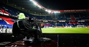 El psg durmió el ritmo con posesiones muy largas e intrascendentes para evitar que el troyes pudiera salir al contragolpe. Wi2jddaumpaqjm