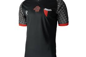 Era el momento de la renovación, de un lavado de cara. Se Conocio La Nueva Camiseta De Colon Sin Mordaza