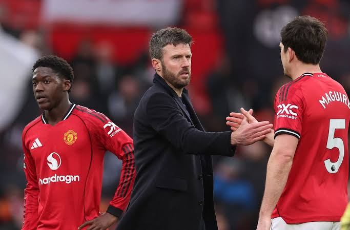 Michael Carrick gives worryingly honest injury update on Man Utd star - The  Mirror