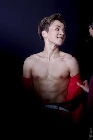18 junto con tao, chen y kai, hizo su primera presentación en televisión en el evento sbs gayo daejun el 29 de diciembre del mismo año. Xiumin Ang Hot Ni Xiumin Abs Facebook