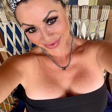 LOOOVE MY BRAND & MY PEOPLE❤️❤️ Thank you ALL for helping me sling hair AND  stab faces 💉💋💇🏼‍♀️ #outsidethebox #nurseinjector #aesthetics  #salonowner #medspa #hairextensions #handtiedextensions #stylist  #entrepreneur #lips #blessed #dreamteam ...