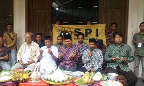 Kali ini pondok jeruk akan memberikan form aplikasi perhitungan untuk keperluan ini, dan tinggal memasukkan tanggal geblak, atau tanggal. Tradisi Slametan Wilujengan Dalam Masyarakat Agraris Serikat Petani Indonesia