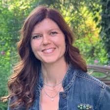 Vivian Dickson's Instagram, Twitter & Facebook