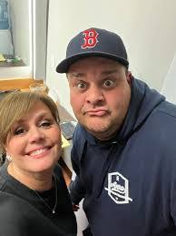 Doris Breton's Instagram, Twitter & Facebook