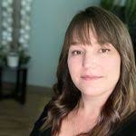 Lisa Laferriere's Instagram, Twitter & Facebook