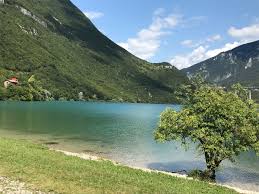 Il morto uscì, con i piedi e le mani avvolti in bende, e il volto coperto da un sudario. Spiaggia Del Lago Picture Of Lago Morto Vittorio Veneto Tripadvisor