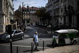 +351 300 502 502 linha segurança social para esclarecimentos sobre assistência à família, subsidio de doença e quarentena. Com Alta Nos Casos De Covid Portugal Anuncia Medidas Para Tentar Evitar Repique 24 09 2020 Mundo Folha