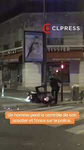 Un homme perd le contrôle de son scooter et fonce sur la police lors des  célébrations de la victoire du PSG en finale de la Ligue des Champions :  interpellation immédiate. #psg #parissaintgermain ...