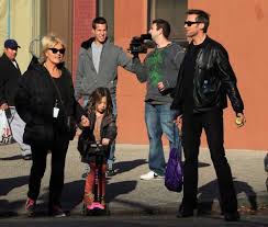 But on tuesday, the australian actor took a break from quarantine and enjoyed a brief stroll around his neighbourhood with his daughter. Hugh Jackman Enjoys An Apple While Waiting For His Wife Australian Actor Deborah Lee Furness And Their Daughter Ava In New York New York On November 2 2011 Celeb Baby Laundry