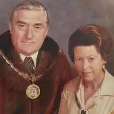 Bob & Joy Owens Scholarship :: Acorn Foundation