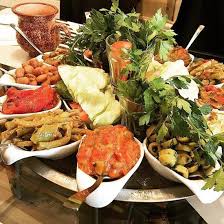 Le Mezze Du Chef Cig Kofte Paris Belleville Pere Lachaise Restaurant Avis Numero De Telephone Photos Tripadvisor