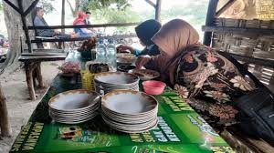 Cari penawaran terbaik untuk properti di bojonegoro. Warung Semok Ikan Gloso Bojonegoro Tetap Ramai Pembeli Di Tengah Pandemi Kumparan Com