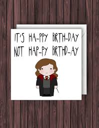 Free Printable Harry Potter Happy Birthday Card Printable Cet Article Est 6 Pouces Carre Carte Imprime Sur Haute Qualite 300 G M Blanc Lisse Carte Im Harry Potter Birthday Cards Harry Potter Cards Harry Potter Diy