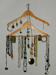 Cara bikin gantungan kunci dari talikur model ladybird bolso en macrame puntos para bolsa #macrame. Demi Kamar Dan Ruangan Yang Lebih Rapi 9 Ide Memanfaatkan Hanger Ini Layak Kamu Coba