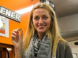 Manželka a děti to nejedli, já jsem byl hladový, tak jsem to s odporem snědl. Dala Mu Lasku I Strechu Nad Hlavou Petra Kvitova Popsala Kafe Cz