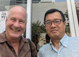 Very happy reunion in Tokyo : IR 88 Professor Steven White, IM 96 Yaoyu  Yang.