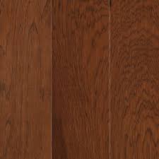 Mohawk Pristine Hickory Warm Cherry Engineered Hardwood Flooring 5 In X 7 In Take Home Sample Un 842718 Engineered Hardwood Engineered Hardwood Flooring Hardwood Floors