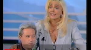 Secondo clemenzi la situazione a domenica in sarebbe ormai intollerabile a causa dell'atteggiamento della conduttrice, che da due stagioni ha risollevato le sorti del. Dimenticarti Mai Piu Domenica In 1994 Mara Venier Youtube