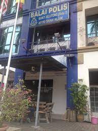 Sekumpulan kecil anggota yang berjuang bertungkus lumus mempertahankan kuasa.sumber:page di. Selamat Hari Lahir Balai Polis Bukit Jelutong Batu 3 40150 Shah Alam Selangor Darul Ehsan
