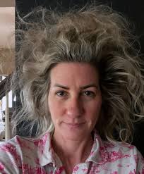 Meet Medusa, and happy #worldsleepday. 💤 This is what happens when i go to  bed w wet hair. Thought in honor of my favorite pasttime i'd greet u today  in my most