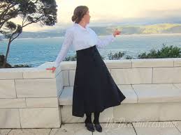 What blouse to wear with a pleated skirt? Building Your Own 1910s Wwi Wardrobe Blouses Skirts Suits The Dreamstress
