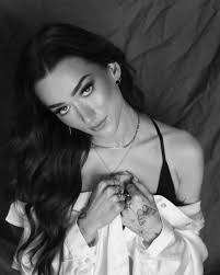 Ivy Hunter (@ivyhunter_) • Instagram photos and videos