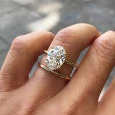 Oval Obsession Get Hailey Baldwin S Engagement Ring Look Wedding Rings Unique Wedding Rings Solitaire Simple Engagement Rings
