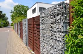 Unsere doppelstabmatten und tore sind feuerverzinkt nach din iso 1461, unbedingt darauf achten! Gabionen Selber Bauen Schritt Fur Schritt Toom Baumarkt