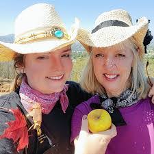 Cindy Steckel's Instagram, Twitter & Facebook