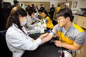 병무청 청춘예찬 표지 주인공 군악대대 김기범 상병의더 많은 사진이 보고 싶다면. ë³'ë¬´ì²­ ì „êµ­ ë³'ì—­íŒì •ê²€ì‚¬ ë‚´ë‹¬ 10ì¼ê¹Œì§€ ì—°ê¸° ì•„ì‹œì•„ê²½ì œ