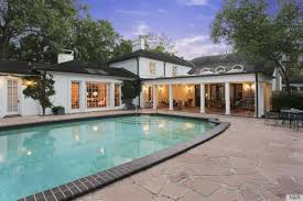 Huge sale on swimming pools swimming pool now on. River Oaks Home In Houston Texas Is A Fine Example Of Colonial Style Architecture Photos Huffpost Life