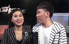 Nguyễn anh đức (sinh ngày 14 tháng 10 năm 1985) là một cầu thủ bóng đá người việt nam đang thi đấu cho câu lạc bộ long an.anh từng thi đấu cho câu lạc bộ bóng đá becamex bình dương.vị trí sở trường của anh là tiền đạo.năm 2015 anh được trao giải quả bóng vàng việt nam sau khi giúp becamex bình dương đoạt cú. Anh Ä'á»©c Toi Giá»¯ Khoáº£ng Cach Vá»›i Lam Vá»¹ Dáº¡ Giáº£i Tri