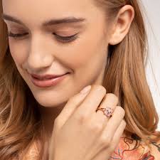 Bague pierre rose avec étoile