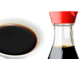 La salsa di soia o shoyu è una salsa fermentata ottenuta dalla soia (19%), grano tostato(15,99%), acqua (53%), sale (12%) e koji (<0,01%). Come Sostituire La Salsa Di Soia Food Blog