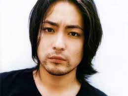 イケメンからおっさんまで 山田孝之のヒゲパワーとその魅力 俳優 山田 顔