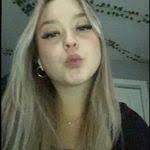 Sara Dooley's Instagram, Twitter & Facebook