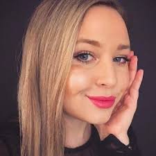 Becca Logan (@rebelogan_)