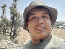 Aquí celebrando el cumple de la abuelita María con mis familiares 🎂🎂🎂