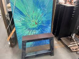 Dieser Betriebsinhaber erschafft Superhelden aus Metall