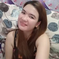 Under unexpected circumstances, Sean Mace falls for Clara Gray at first  sight and pursues her relentlessly. However, Clara rejects him, harboring  deep hatred for his role in her father's suicide. Undeterred, Sean