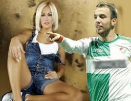 Bursa'ya yeni gözdesi sercan yıldırım için gelen helin avşar burada 2 gün kaldı. Helin Avsar Sercan Yildirim Ask Defterini Kapattilar