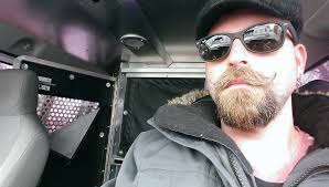 Cant leave my facial hair alone for to long, someone just might gwt use to  it. 32/ M/ Ottawa,il Area